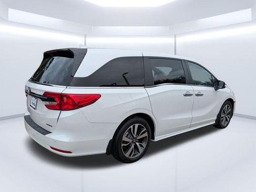 Lunar Silver Metallic 2024 Honda Odyssey Touring