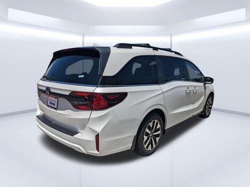 Platinum White Pearl 2026 Honda Odyssey EX-L