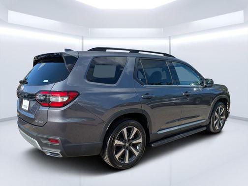 Modern Steel Metallic 2023 Honda Pilot Touring