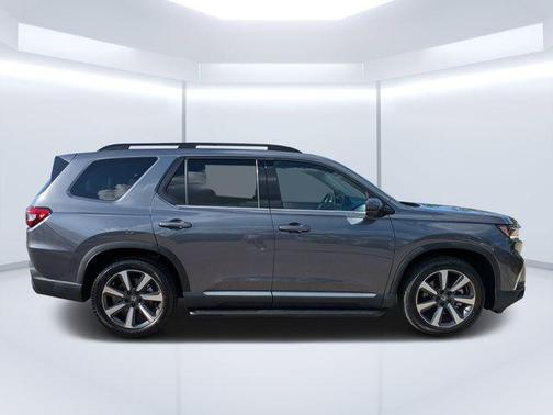 Modern Steel Metallic 2023 Honda Pilot Touring
