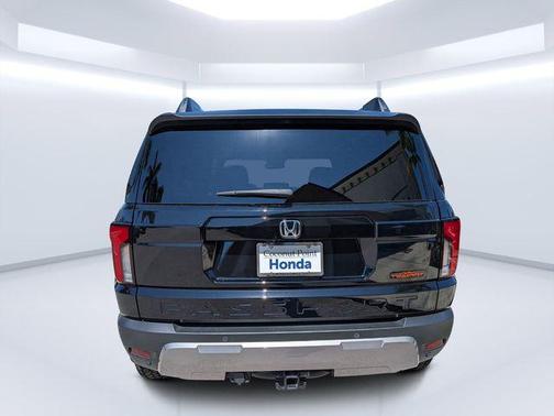 Crystal Black Pearl 2026 Honda Passport TrailSport
