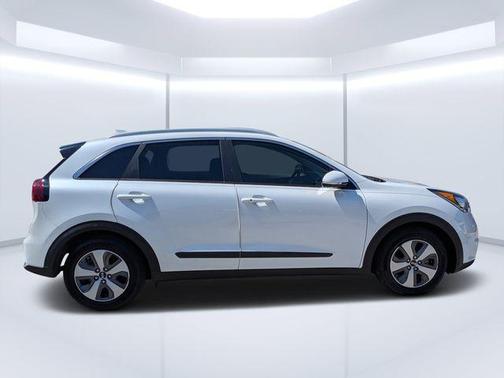 Snow White Pearl 2019 Kia Niro EX