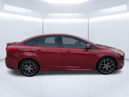 Ruby Red Metallic Tinted Clearcoat 2015 Ford Focus SE