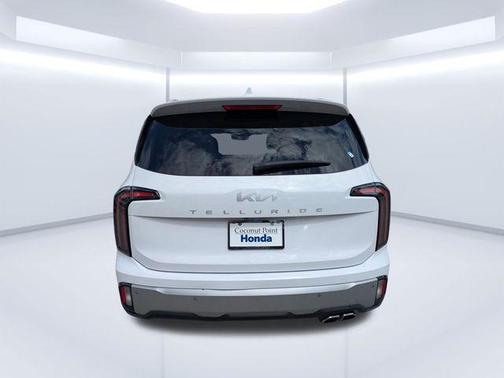 Glacial White Pearl 2023 Kia Telluride EX