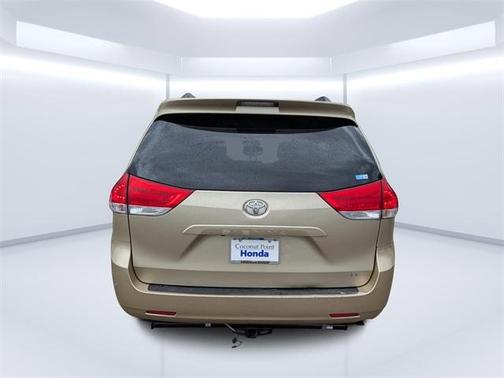 2011 Toyota Sienna Base