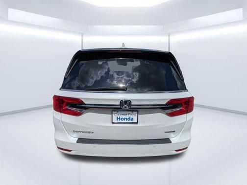 Platinum White Pearl 2024 Honda Odyssey Touring