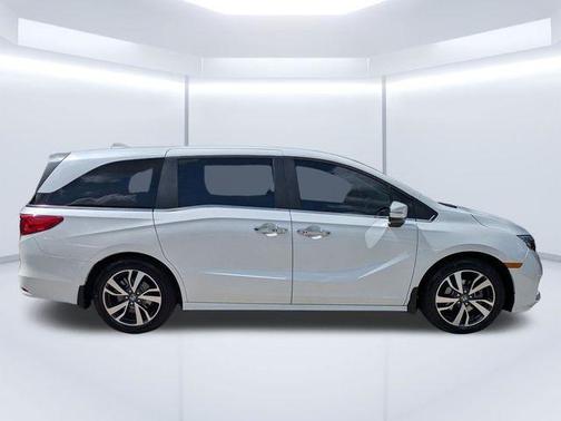 Platinum White Pearl 2024 Honda Odyssey Touring