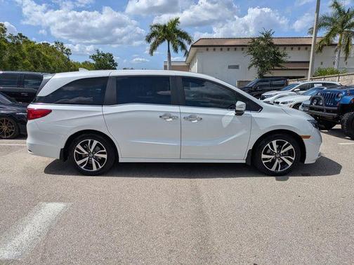 Platinum White Pearl 2024 Honda Odyssey Touring