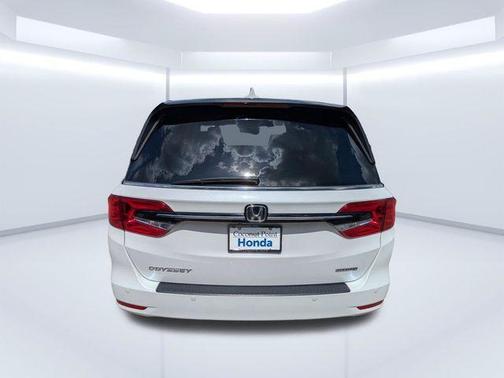 Platinum White Pearl 2024 Honda Odyssey Touring