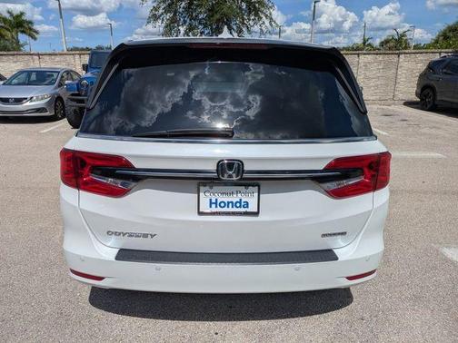 Platinum White Pearl 2024 Honda Odyssey Touring