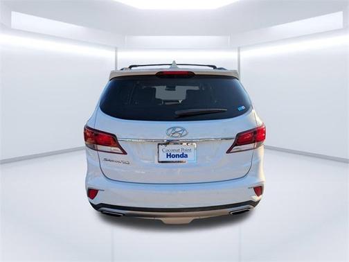 2017 Hyundai SANTA FE SE