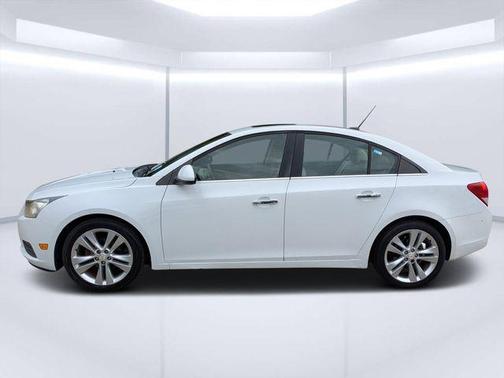 Summit White 2011 Chevrolet Cruze LTZ