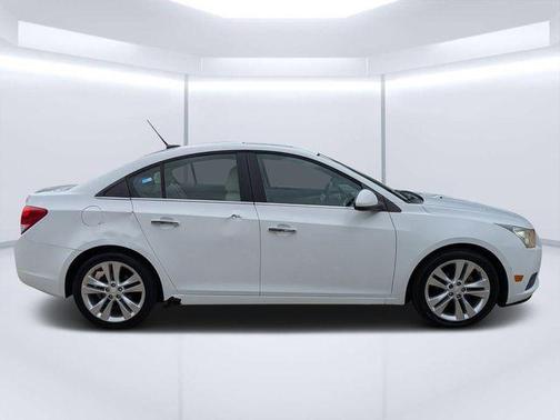 Summit White 2011 Chevrolet Cruze LTZ