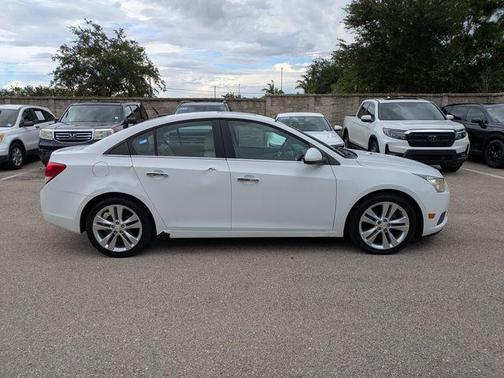 Summit White 2011 Chevrolet Cruze LTZ