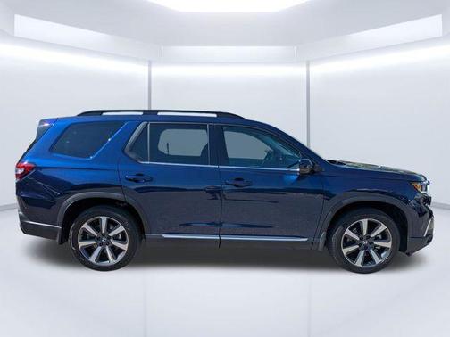 Obsidian Blue Pearl 2023 Honda Pilot Touring