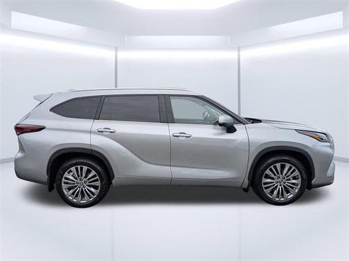 2024 Toyota Highlander Platinum