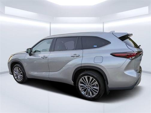 2024 Toyota Highlander Platinum