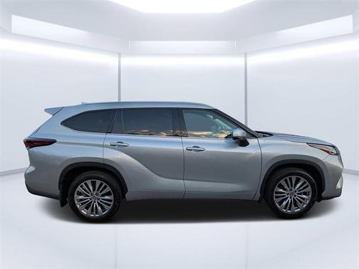 2024 Toyota Highlander Platinum