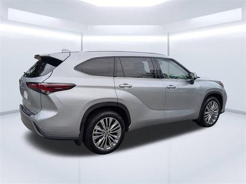 2024 Toyota Highlander Platinum