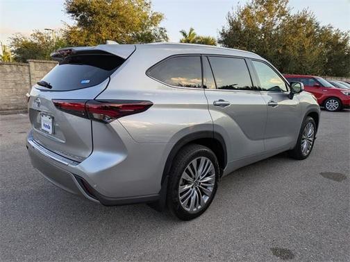 2024 Toyota Highlander Platinum