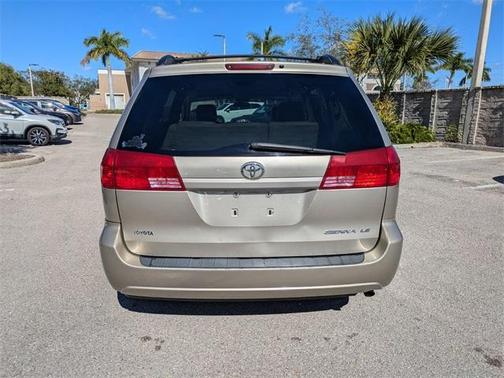 2004 Toyota Sienna LE