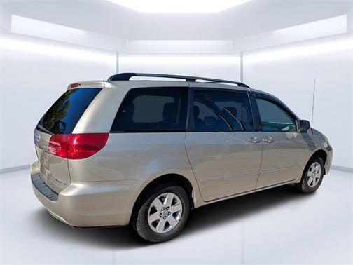2004 Toyota Sienna LE
