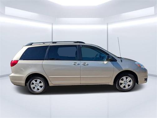 2004 Toyota Sienna LE
