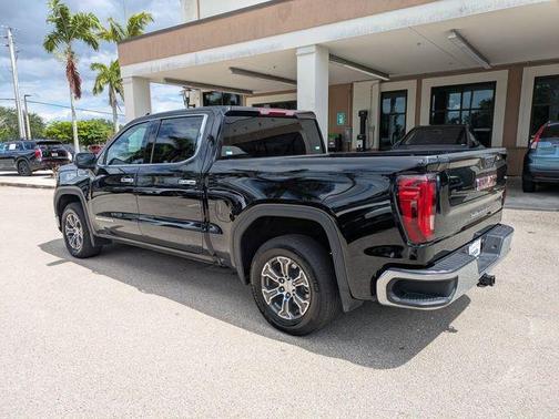Onyx Black 2025 GMC Sierra 1500 SLT