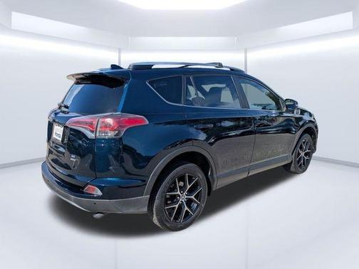 Aqua 2017 Toyota RAV4 SE