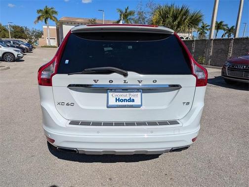 2016 Volvo XC60 T5 Drive-E Premier