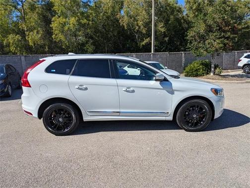 2016 Volvo XC60 T5 Drive-E Premier