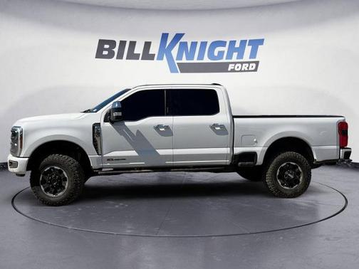 STAR WHITE 2024 Ford F-250 PLATINUM