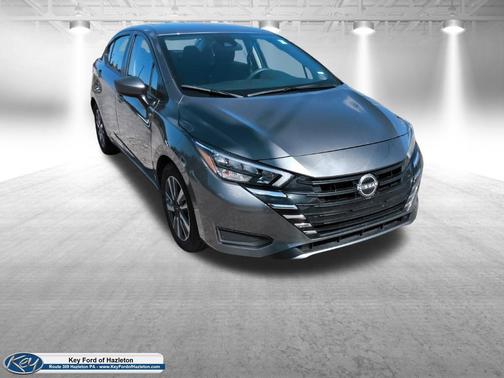 Gun Metallic 2025 Nissan Versa 1.6 SV
