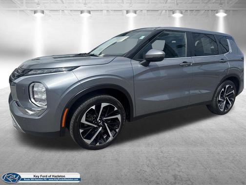 Gray 2024 Mitsubishi Outlander SE 2.5 S-AWC