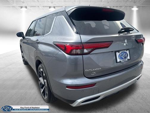 Gray 2024 Mitsubishi Outlander SE 2.5 S-AWC