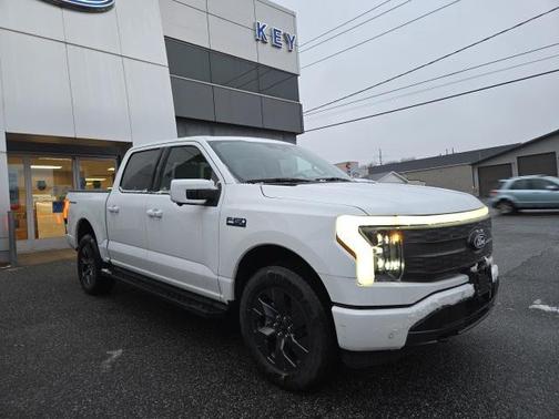 2025 Ford F-150 Lightning LARIAT