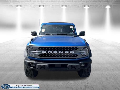 VELOCITY BLUE METALLIC 2025 Ford Bronco Badlands