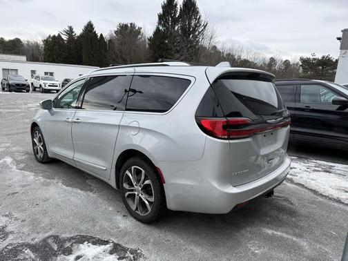 2022 Chrysler Pacifica L