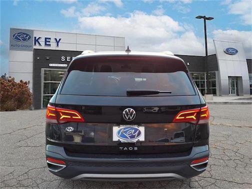 2024 Volkswagen Taos 1.5T SE