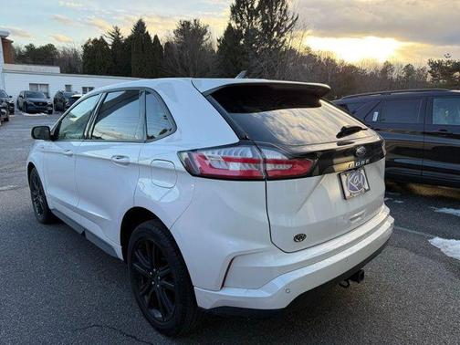 2022 Ford Edge ST Line