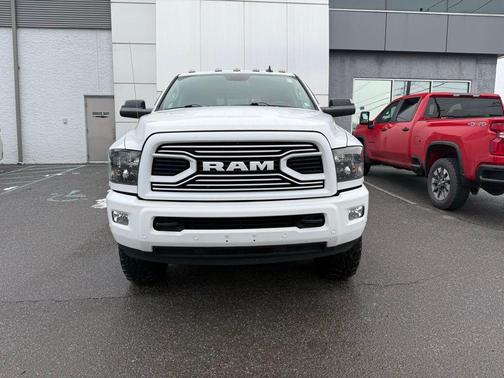 2018 RAM 3500 Big Horn Crew Cab 4x4 8' Box