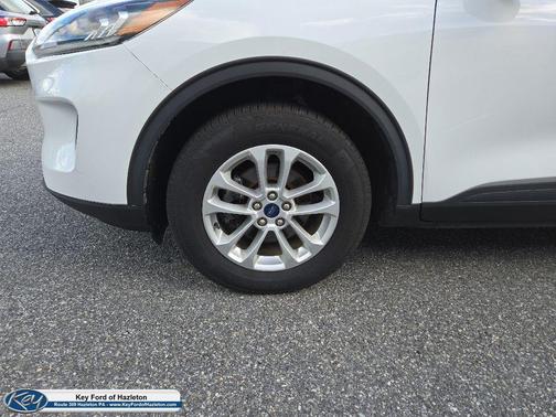 OXFORD WHITE 2020 Ford Escape SE