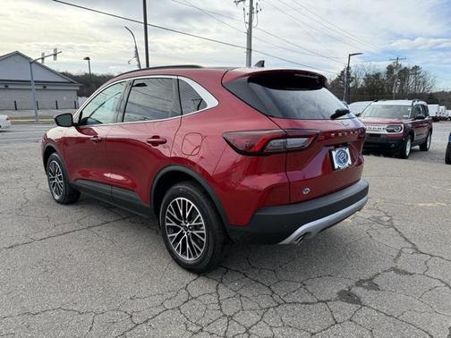 2026 Ford Escape PHEV SE