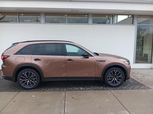 2025 Mazda CX-70 PHEV Premium Plus Package