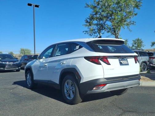 2026 Hyundai TUCSON SE