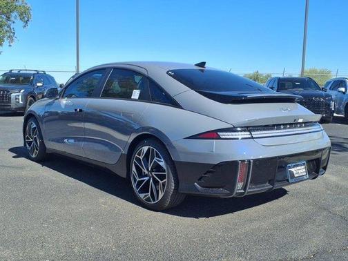 2025 Hyundai IONIQ 6 SEL