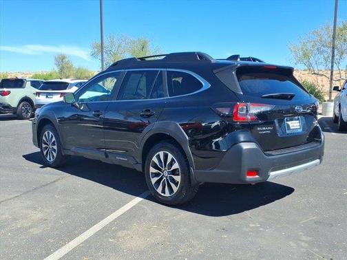 Crystal Black Silica 2023 Subaru Outback Limited XT