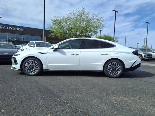 2025 Hyundai SONATA Hybrid SEL