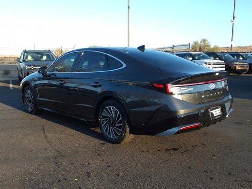 2025 Hyundai SONATA Hybrid Limited