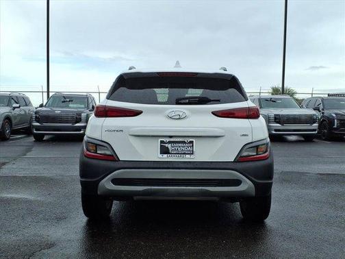 2022 Hyundai KONA SEL